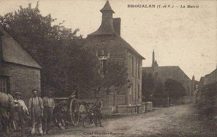 Broualan_la-mairie.jpg