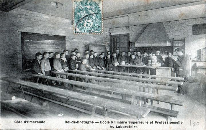 dol_ecoles_eps-epi_laboratoire.jpg