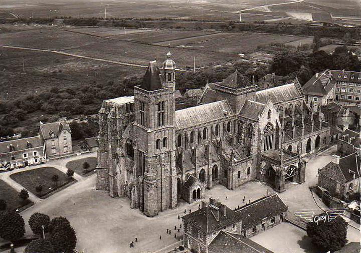 dol_gaby_cathedrale_aerienne.jpg
