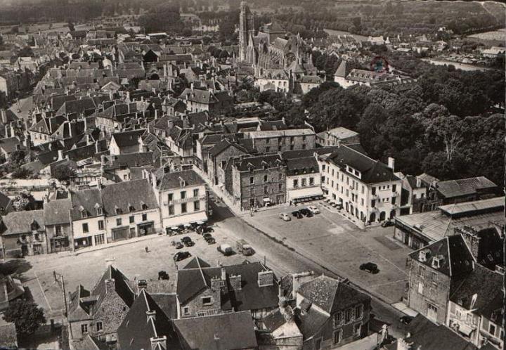 dol_place-chateaubriand_aerienne_la-pie.jpg