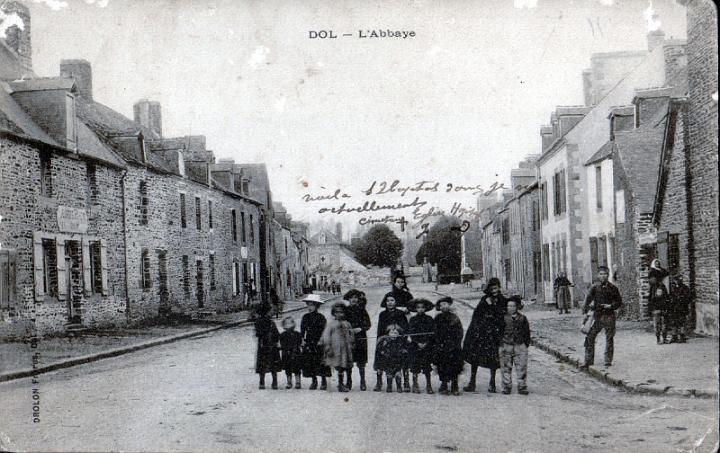dol_rue-abbaye.jpg