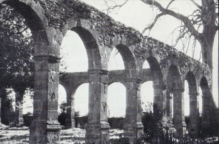 plerguer_eglise-et-cloitre_08.jpg
