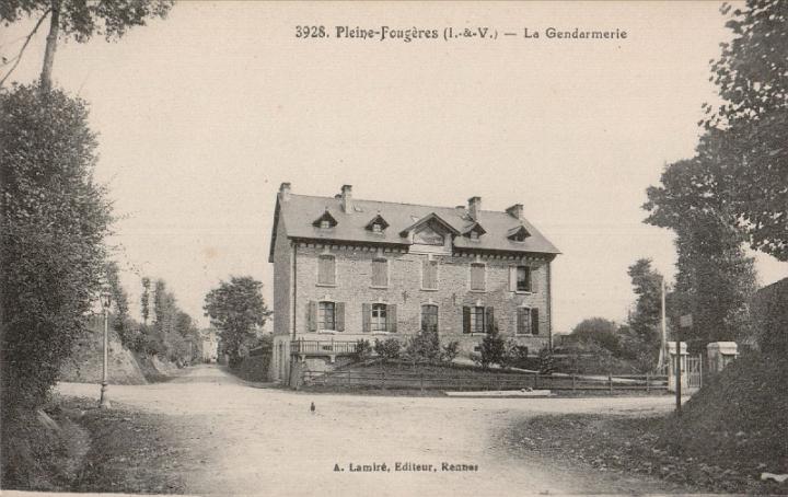 pleine-fougeres_batiments_gendarmerie_02.jpg