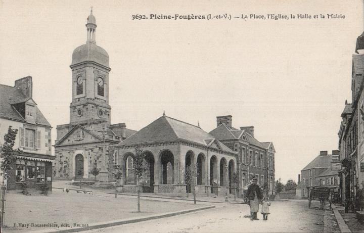 pleine-fougeres_rues_la-place_01.jpg