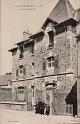 saint-broladre_place-de-la-mairie_02